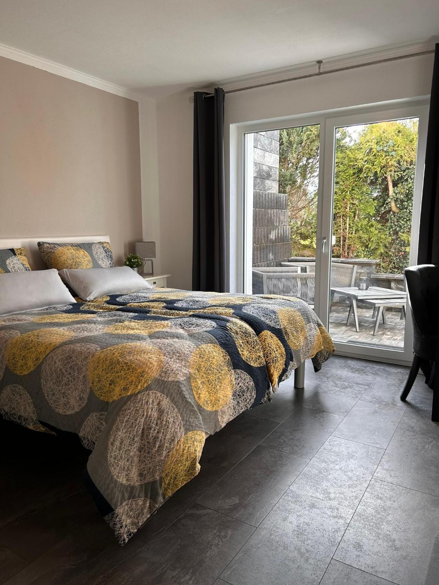 Haus Uebernachtenswert Cochem Mosel Экстерьер фото